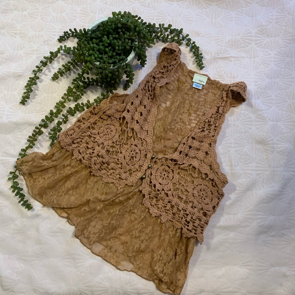 Women’s Vest - Picture 2 of 3